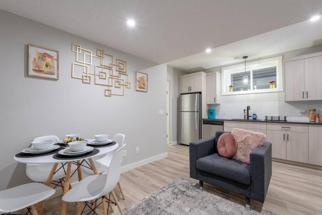 Your Perfect 2br In Se Apartment *