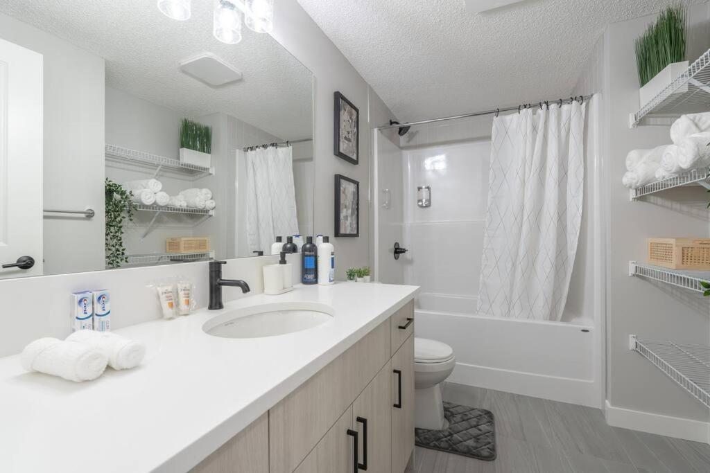 Your Perfect 2br In Se * Calgary
