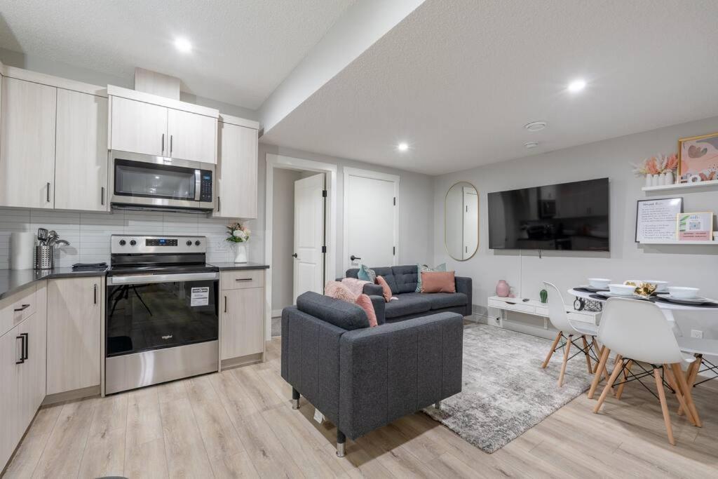 Your Perfect 2br In Se Apartment *