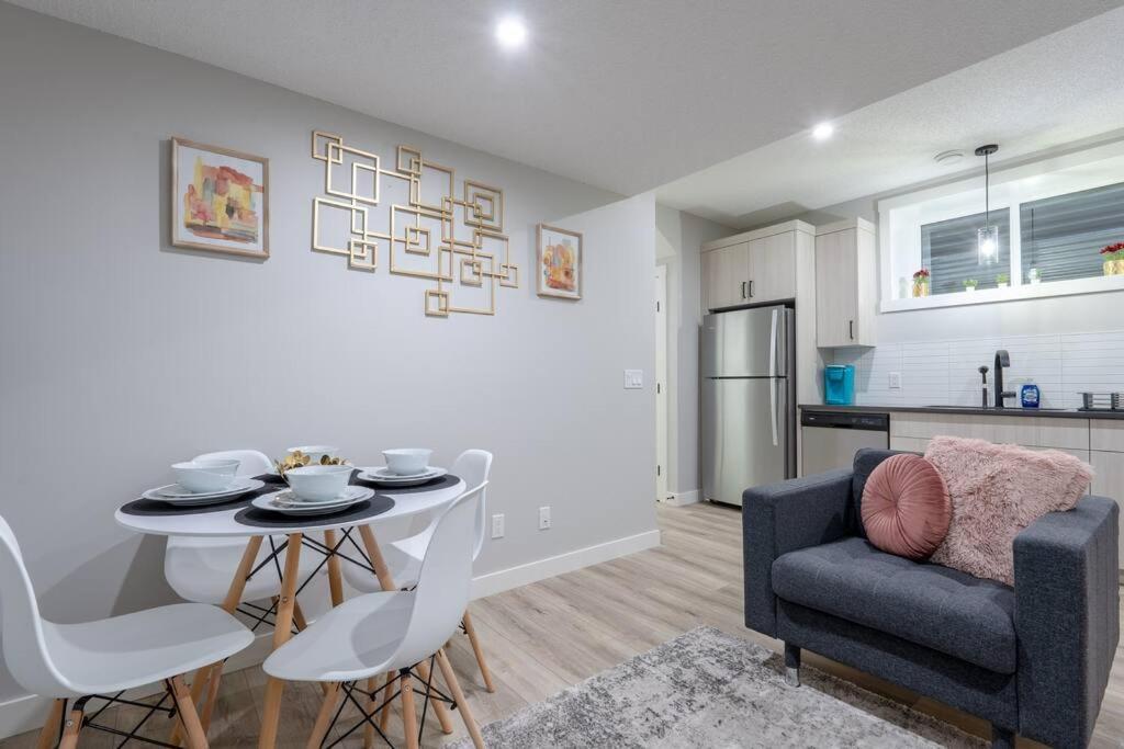 Your Perfect 2br In Se * Calgary