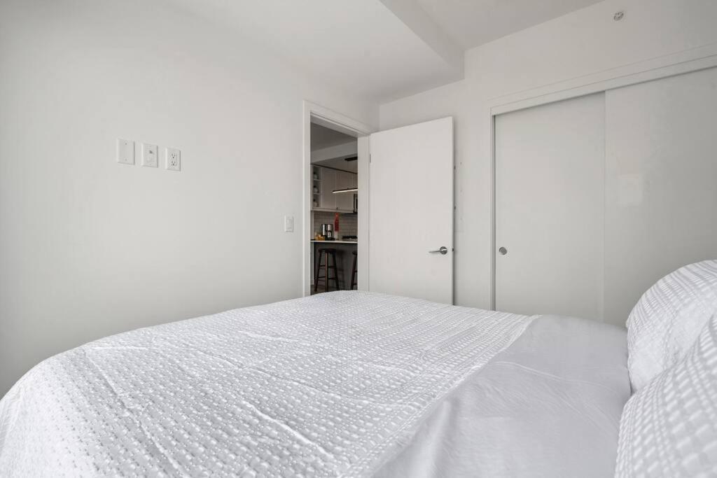 Apartment Chic 1br Kensington Unit W/parking