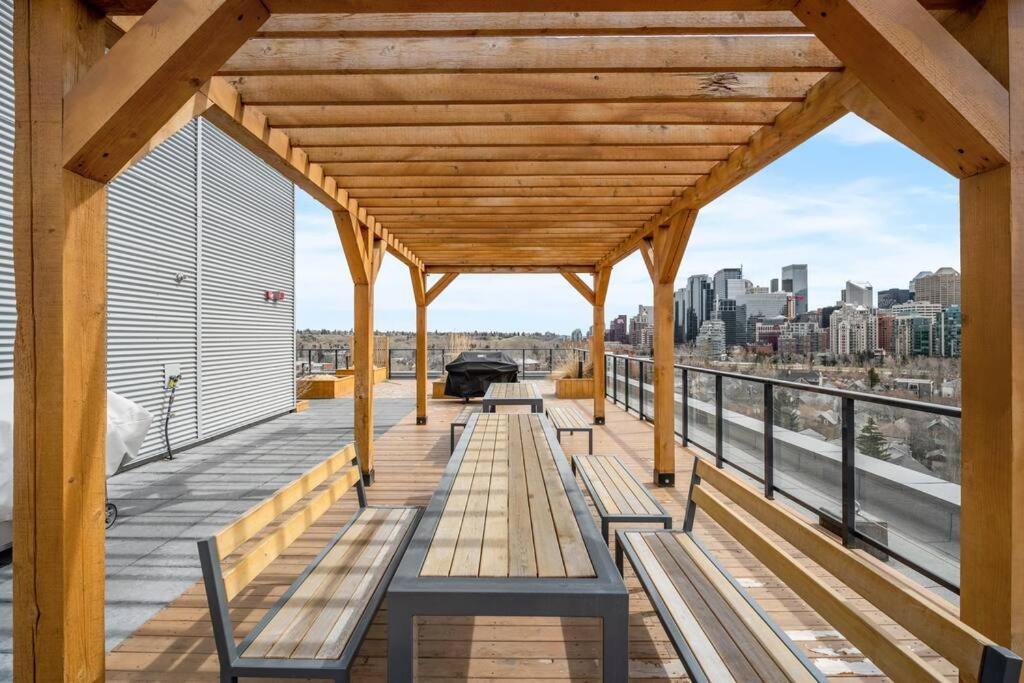 Chic 1br Kensington Unit W/parking * Calgary