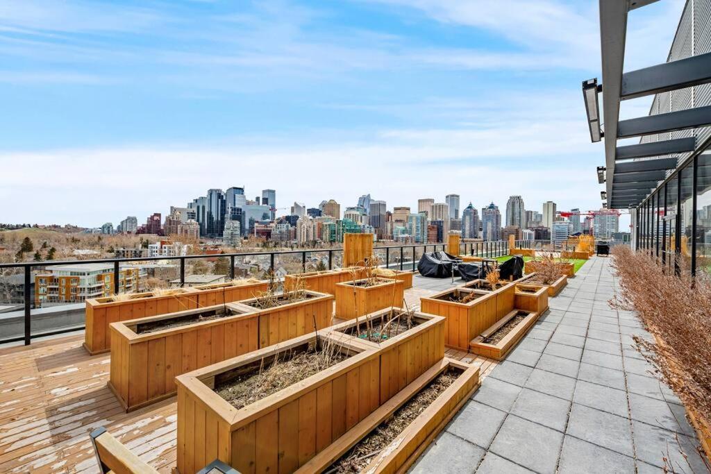 Chic 1br Kensington Unit W/parking * Calgary
