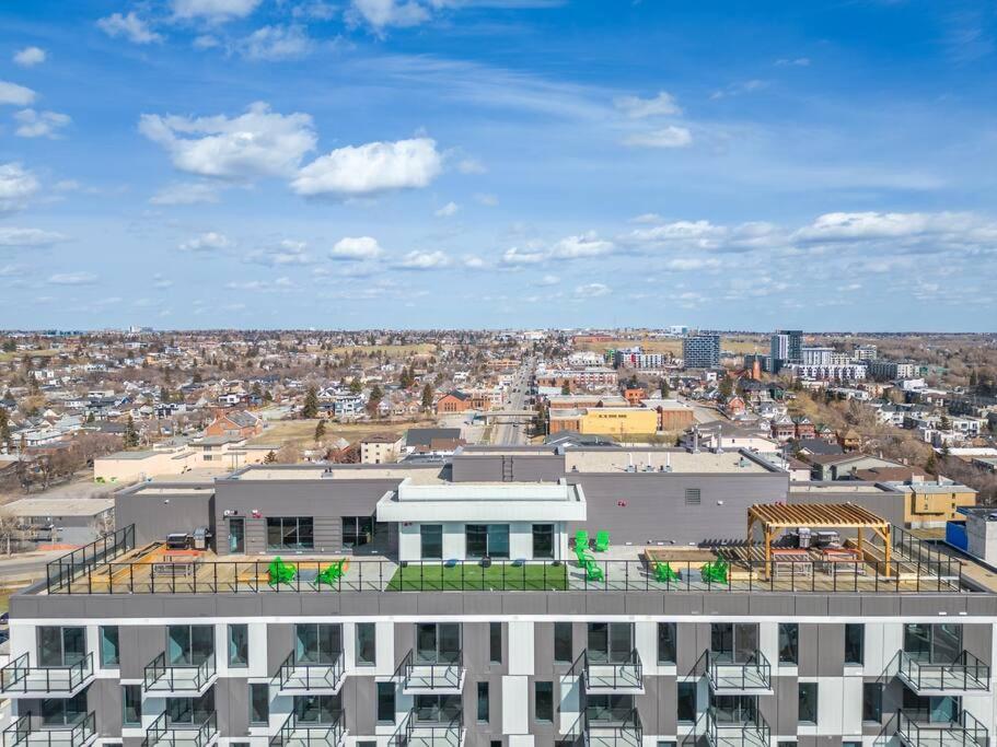 Chic 1br Kensington Unit W/parking *
