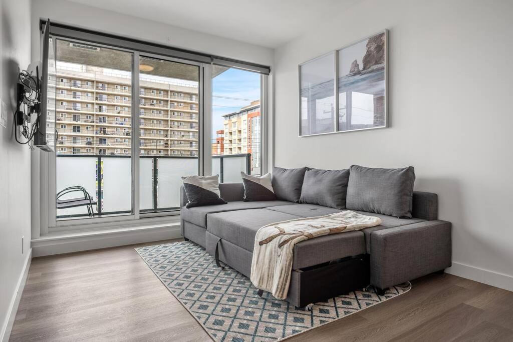 Chic 1br Kensington Unit W/parking Apartment *