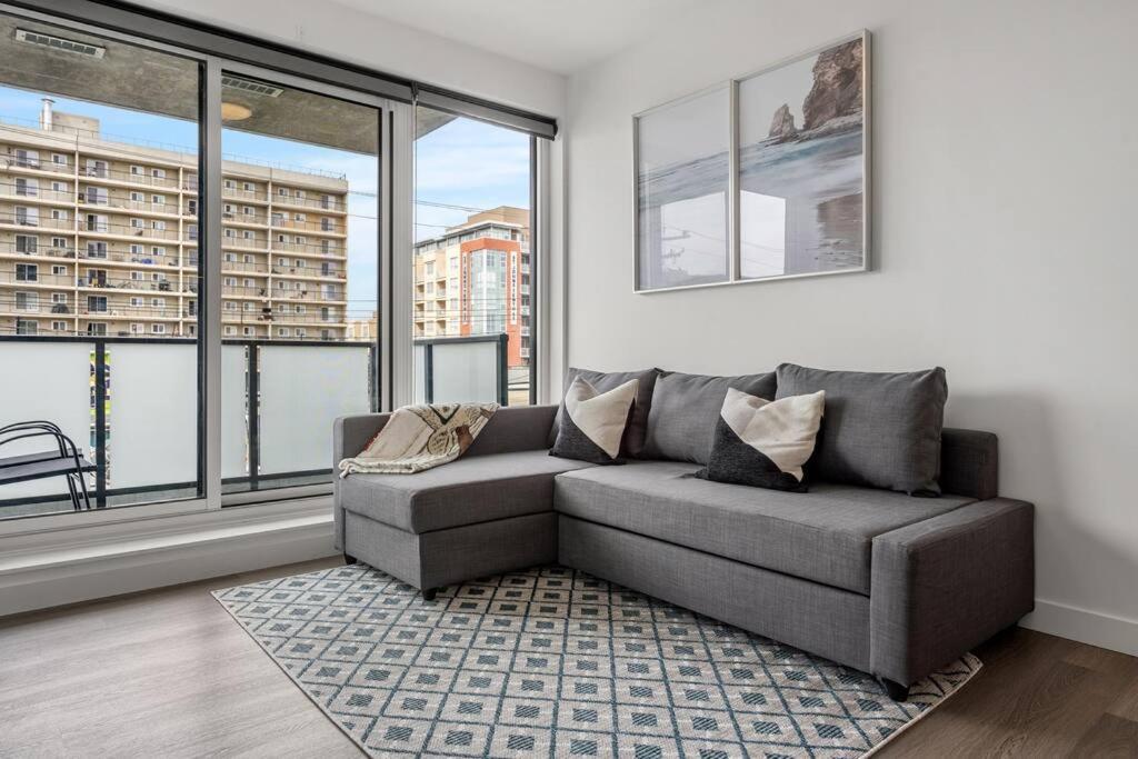 Chic 1br Kensington Unit W/parking Apartment Calgary