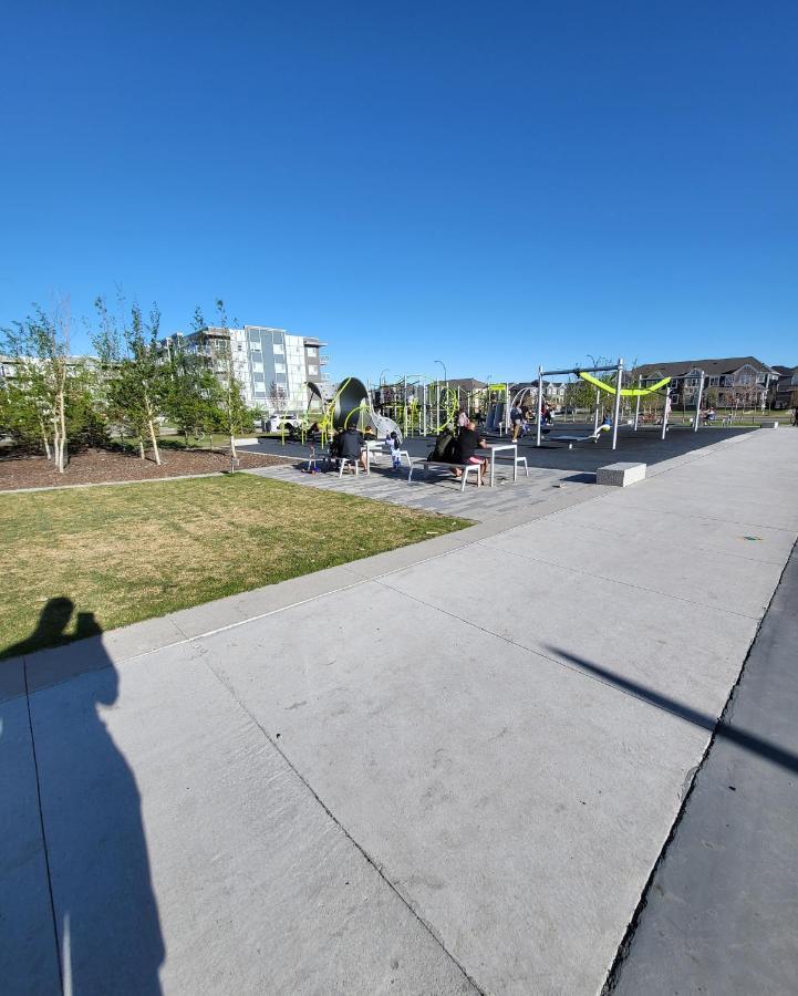 Luxury In Nw Calgary
