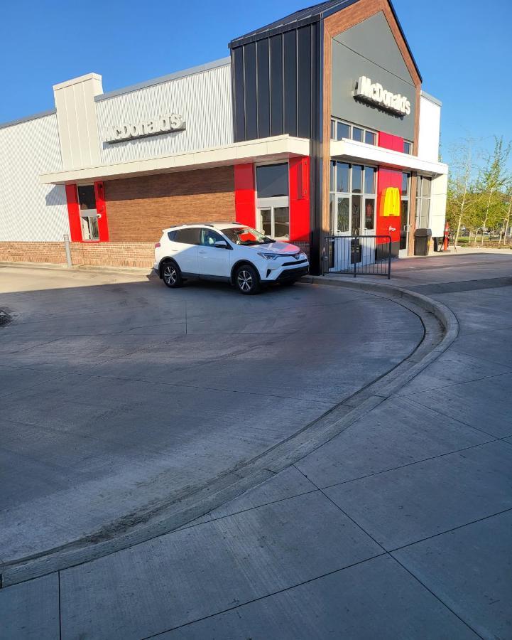 Luxury In Nw Calgary