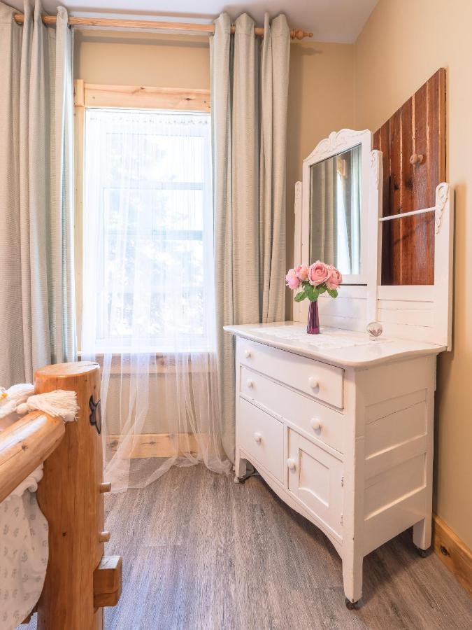 Craftsman's Loft - Heritage Charm - Ac - 5 Min Dt Apartment Calgary