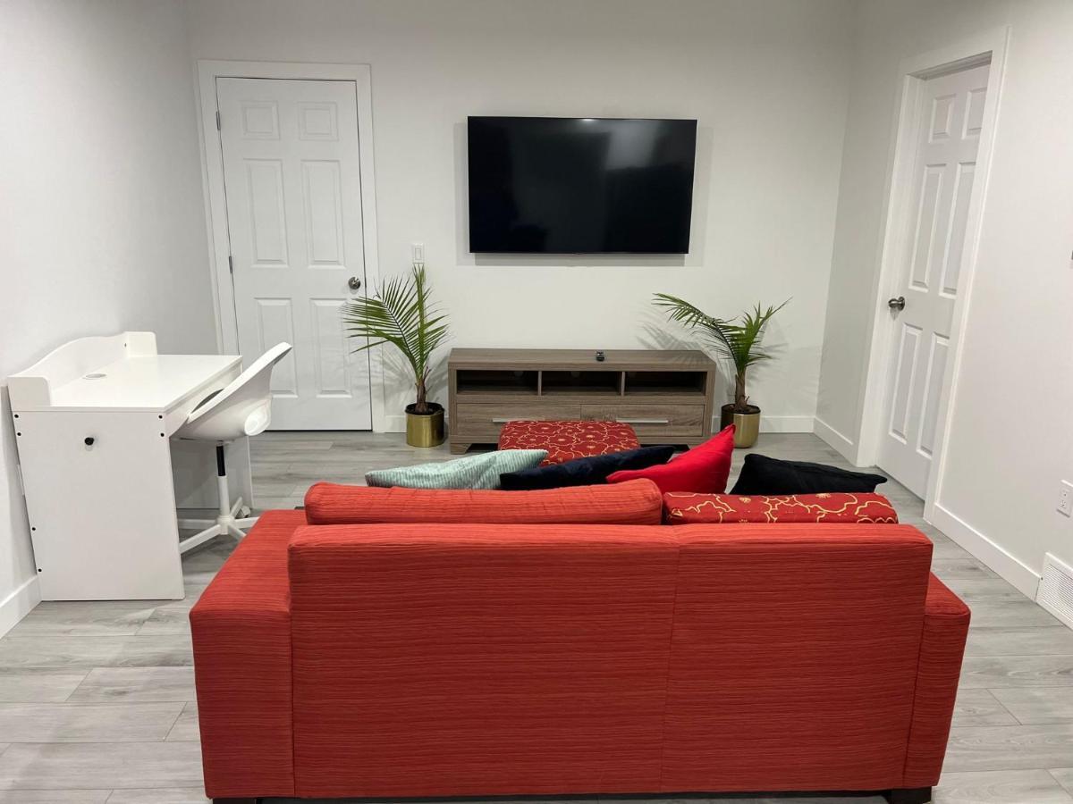Beautiful 2 Bedroom Away From Calgary