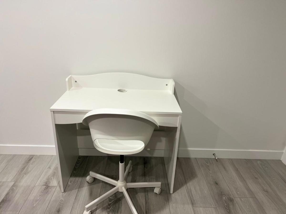 Beautiful 2 Bedroom Away From Apartment Calgary
