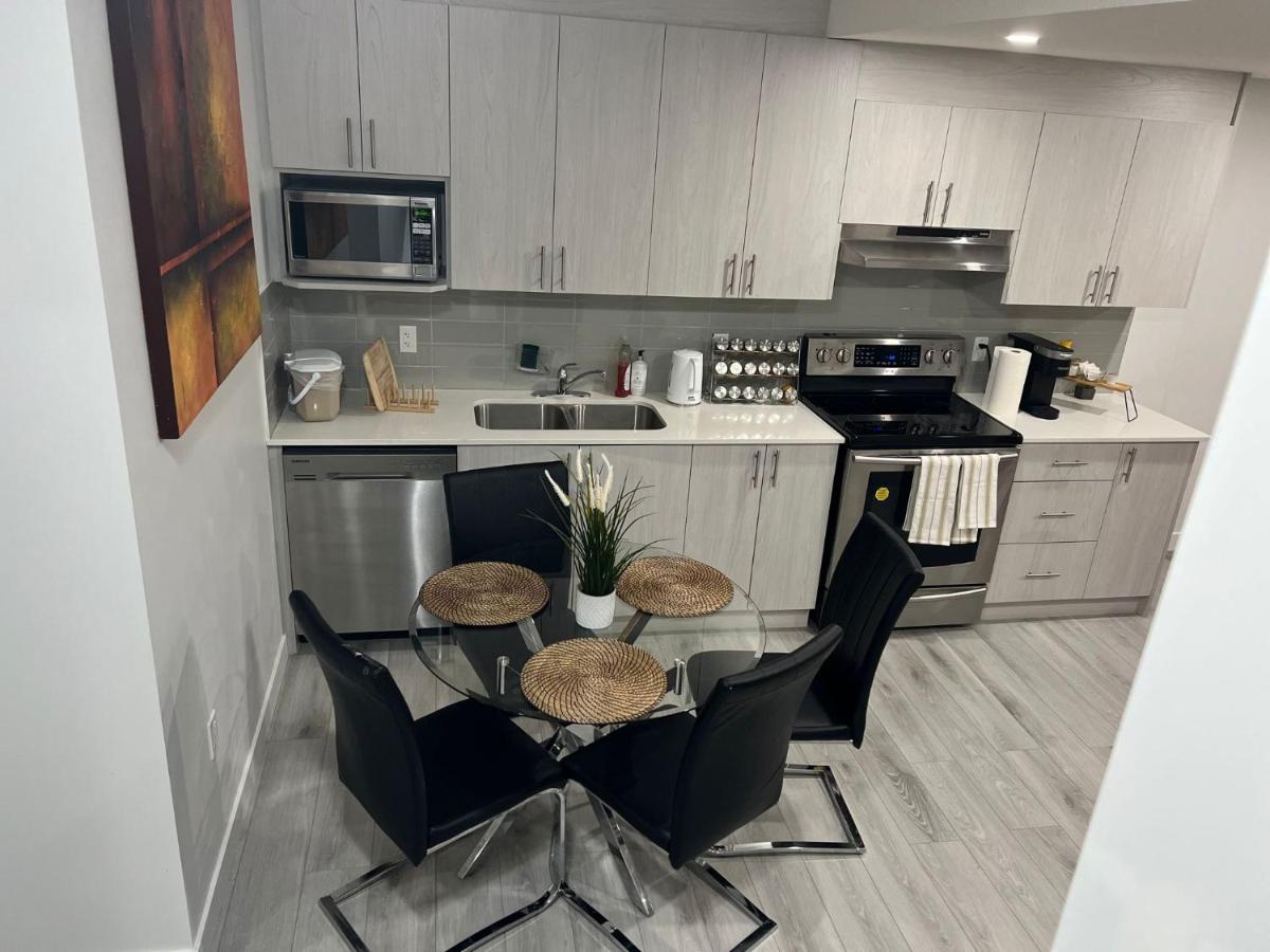 Apartment Beautiful 2 Bedroom Away From Calgary