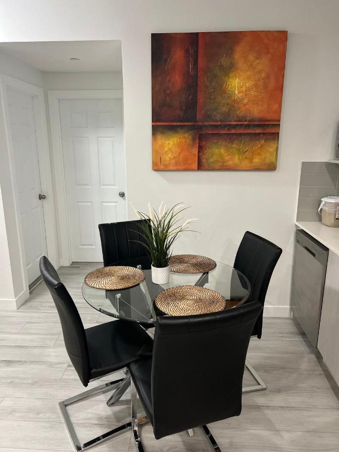 Apartment Beautiful 2 Bedroom Away From *