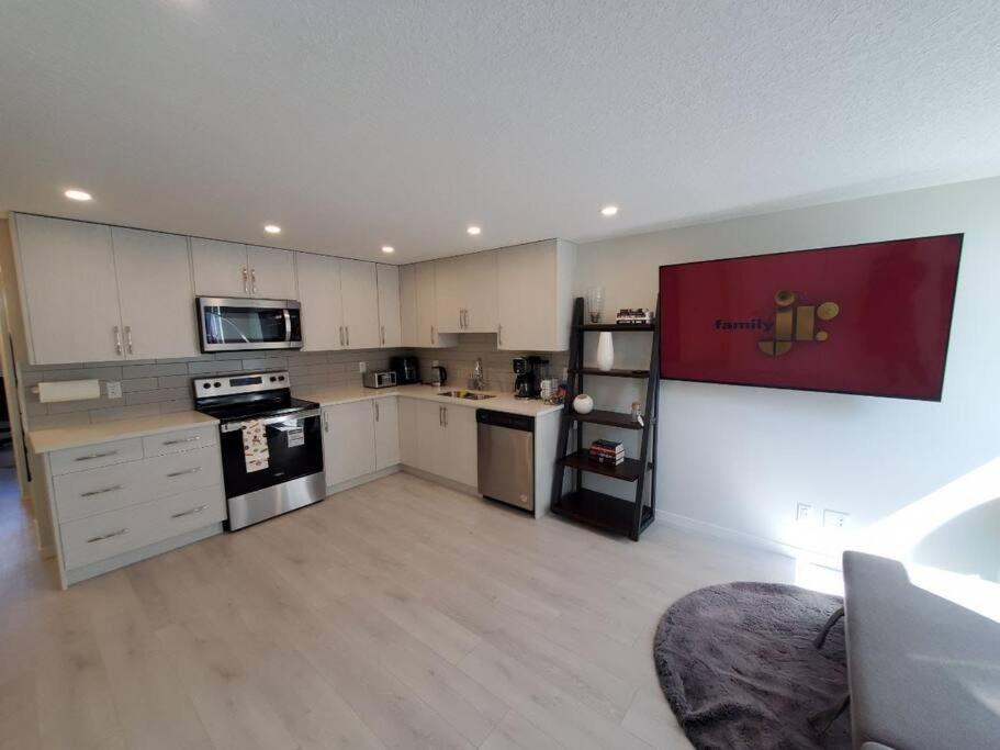 Cozy Rockland Park Unit+parking Apartment