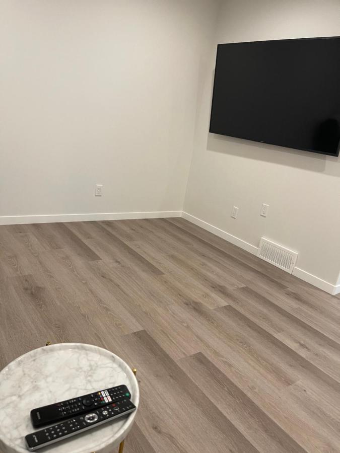 Tastefully Furnished One Bedroom *