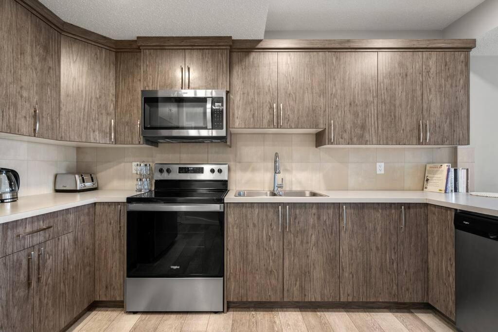Modern Basement Gem: 2 Bedroom Retreat Calgary