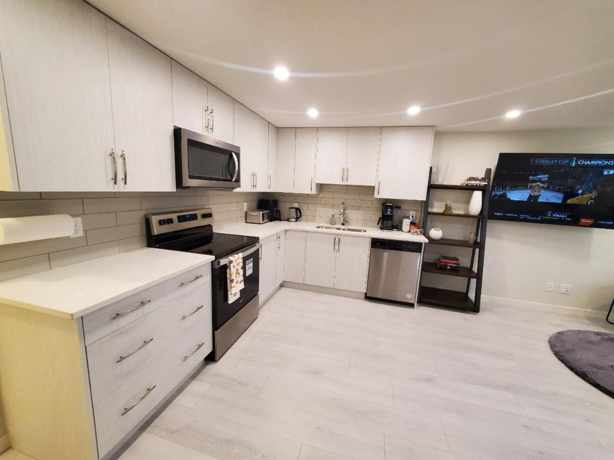 Apartment Cozy Rockland Park Unit+parking Calgary