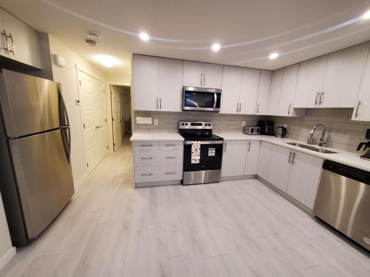Apartment Cozy Rockland Park Unit+parking Calgary
