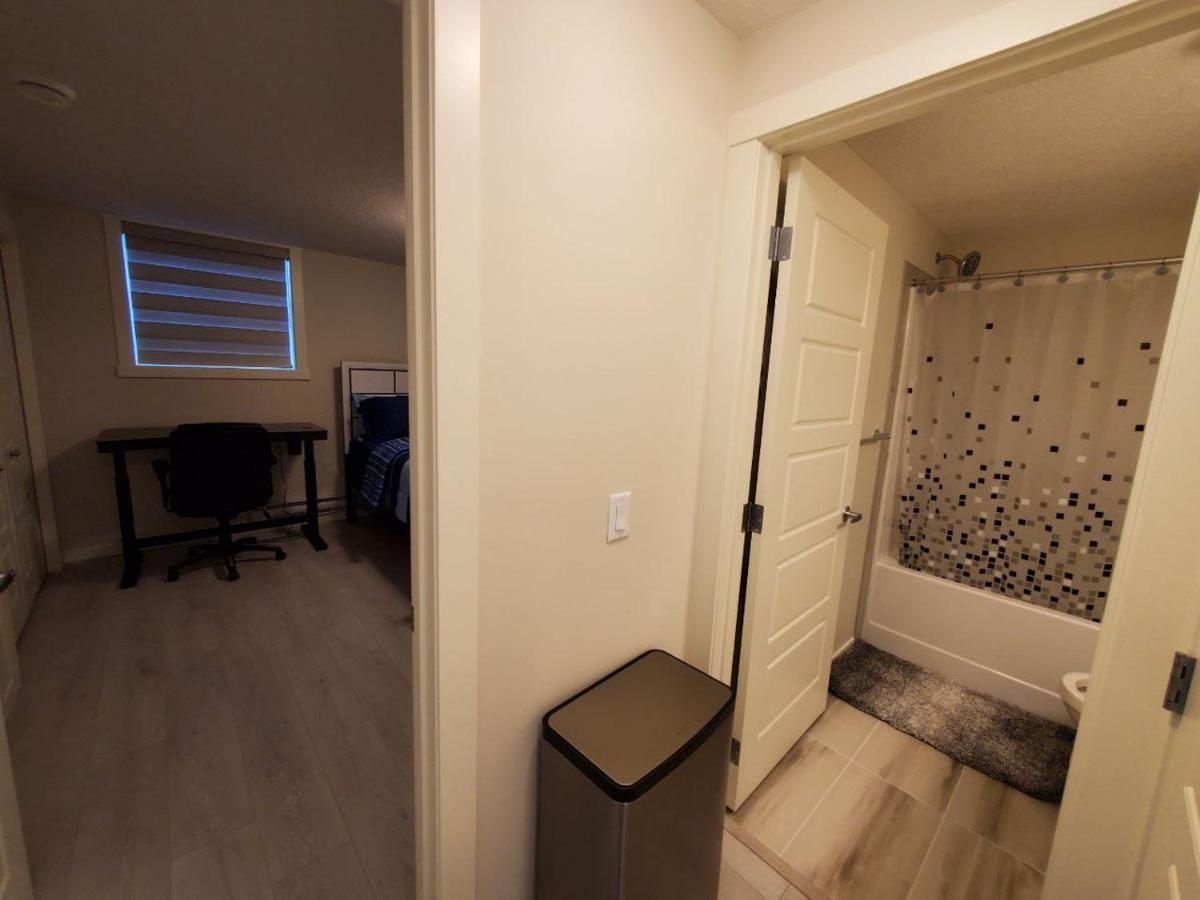 Apartment Cozy Rockland Park Unit+parking Calgary