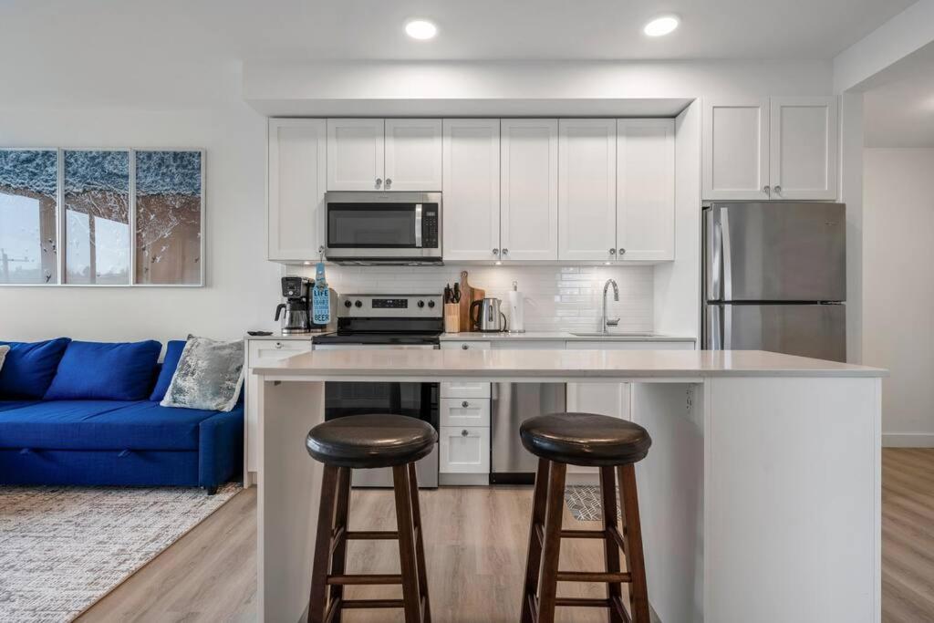Apartment Two Bed Downtown Unit With Parking *