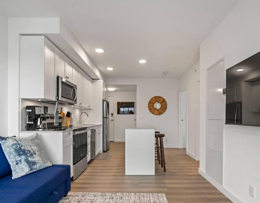 Apartment Two Bed Downtown Unit With Parking Calgary