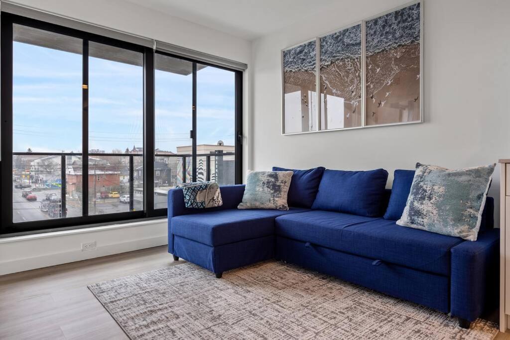 Two Bed Downtown Unit With Parking Apartment *