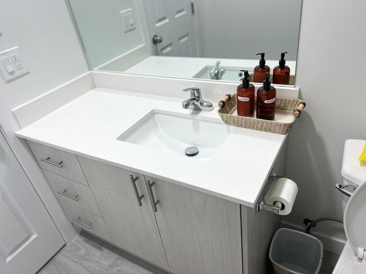 Beautiful 2 Bedroom Away From *