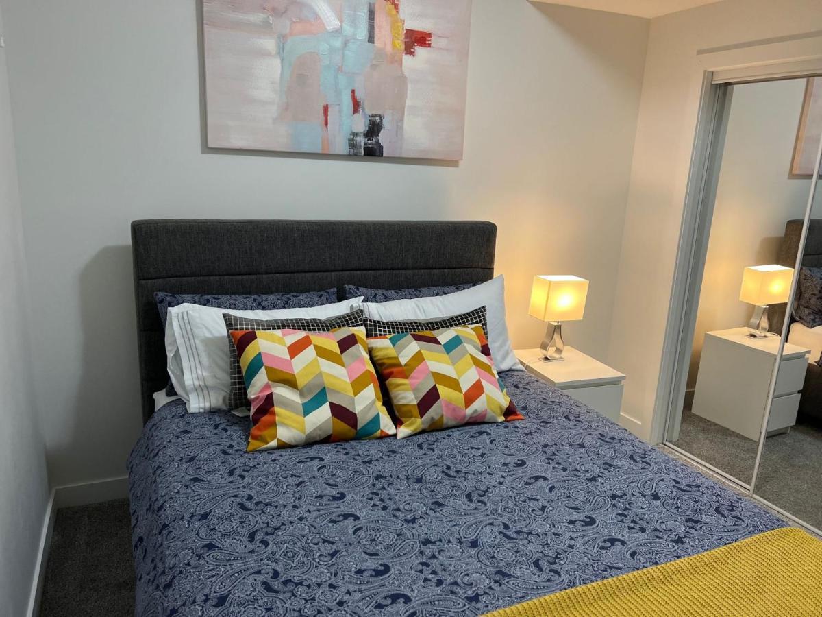 Beautiful 2 Bedroom Away From *