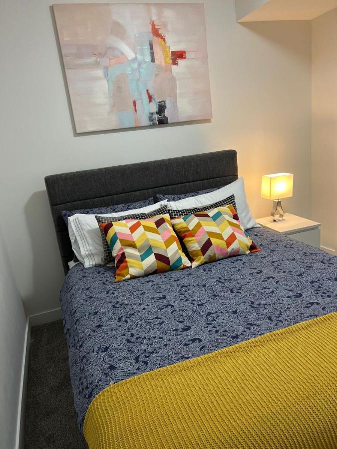 Beautiful 2 Bedroom Away From *