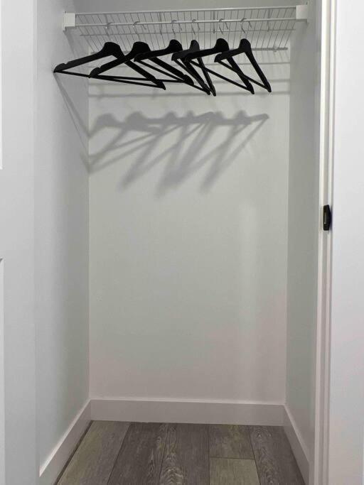 Newly Built 2 Bedroom With Free Parking - Close To Banff National Park, Apartment