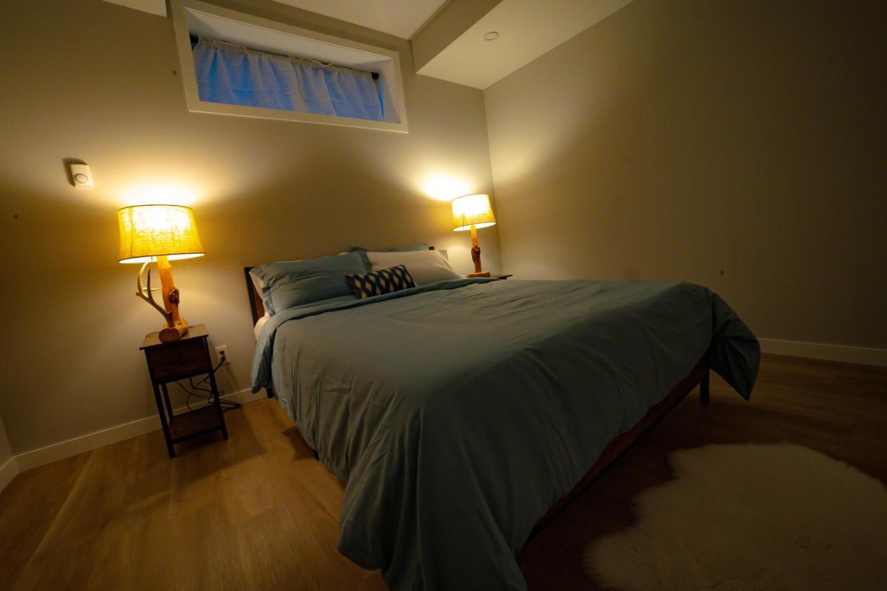 Kid & Pet Friendly Walkout Bsmt 90 Mins To Banff And 30 Mins To Downtown