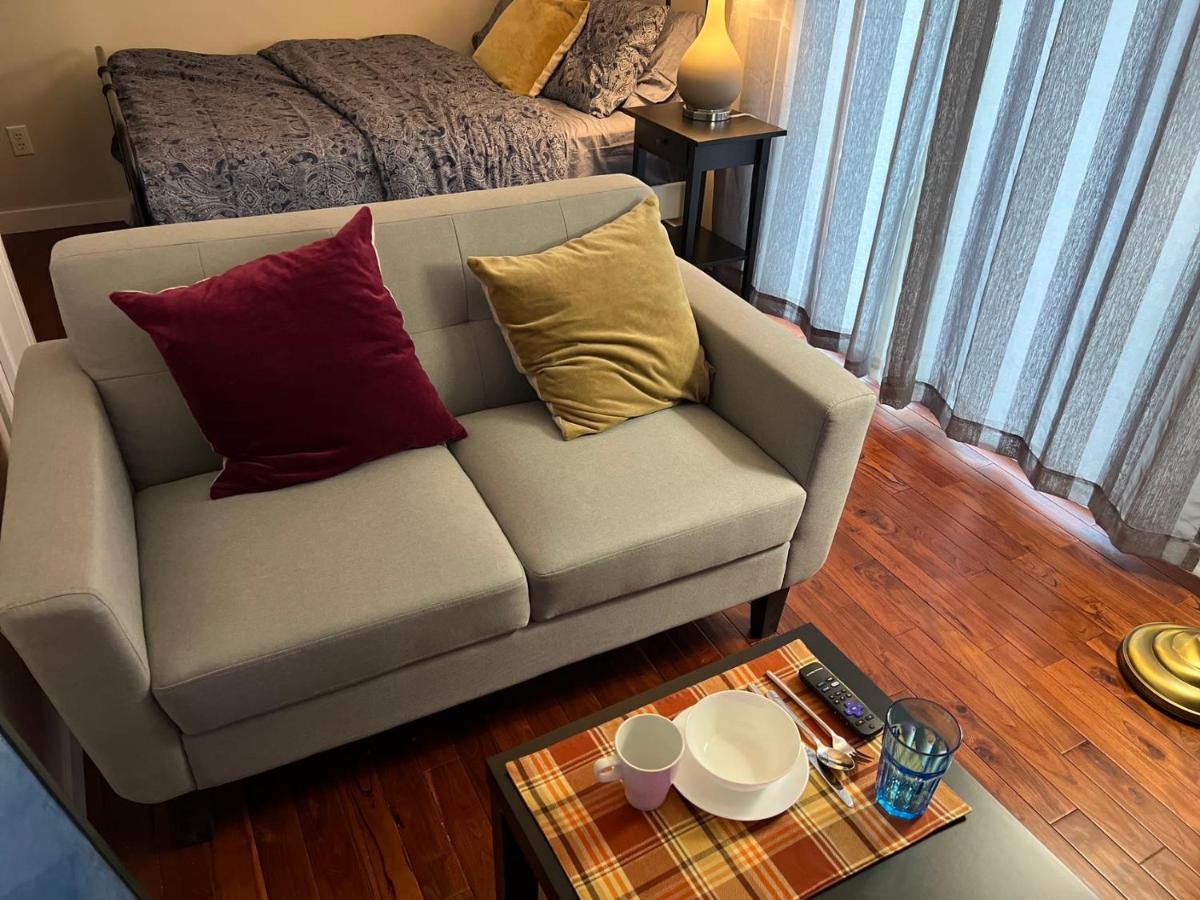 Lily Near Golf And Banff Costco Newly Renovated Queen Size Bed Single Bathroom Sofa Tv Calgary