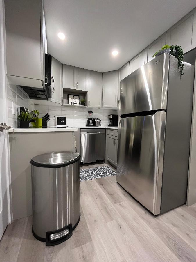 Private Cozy Secondary Suite, 2 Bedrooms, Separate Entrance * Calgary