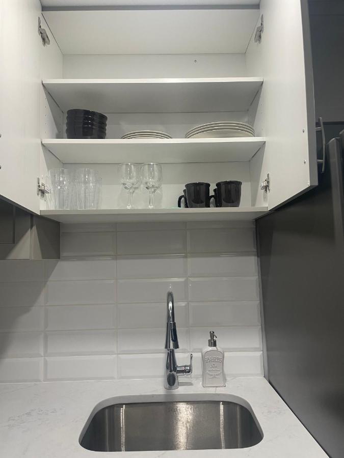 Private Cozy Secondary Suite, 2 Bedrooms, Separate Entrance Guest house Calgary