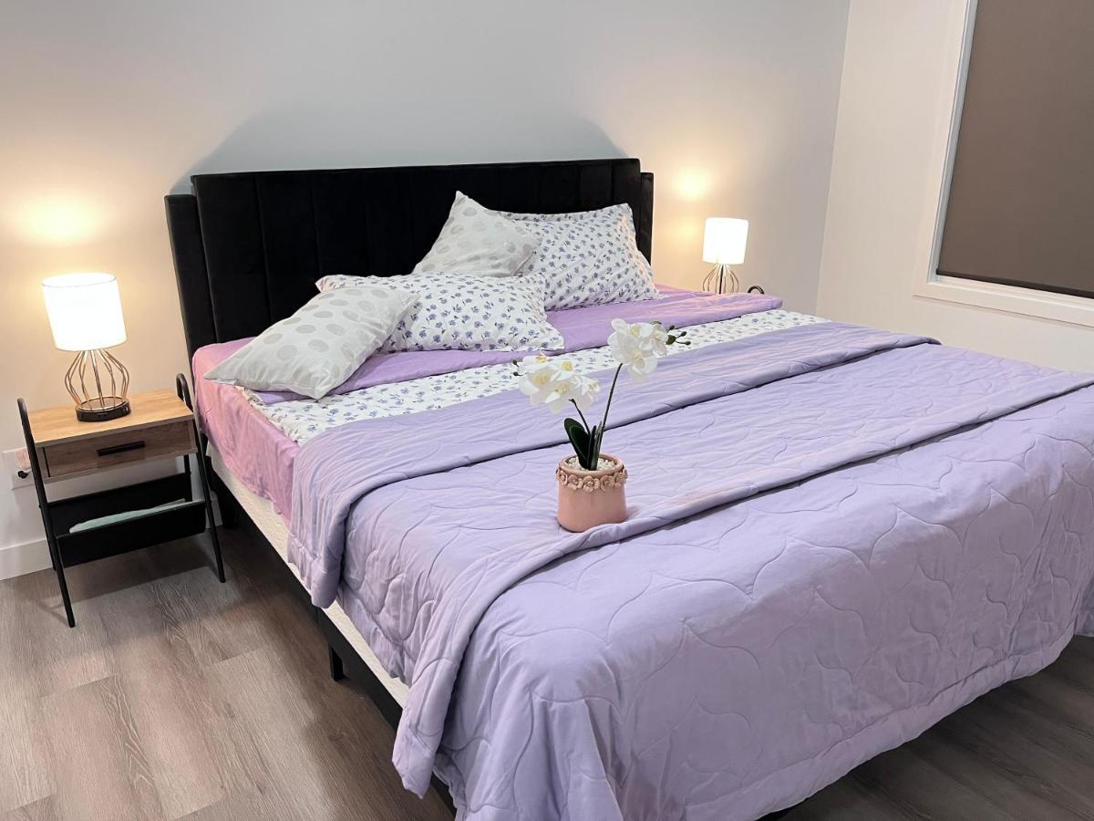 Private Entire Townhouse Retreat Close To * Calgary