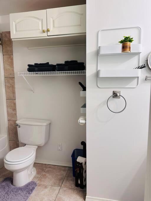 2 Bedrooms Private Basement Close To Winsport & Downtown