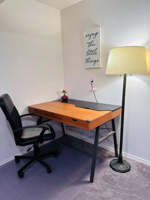 Apartment 2 Bedrooms Private Basement Close To Winsport & Downtown *