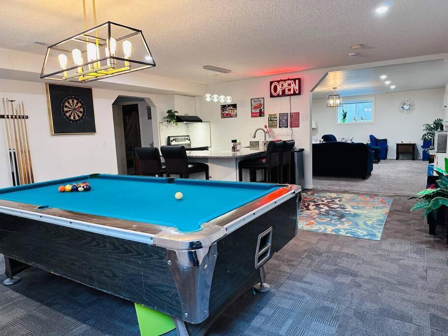 Apartment 2 Bedrooms Private Basement Close To Winsport & Downtown