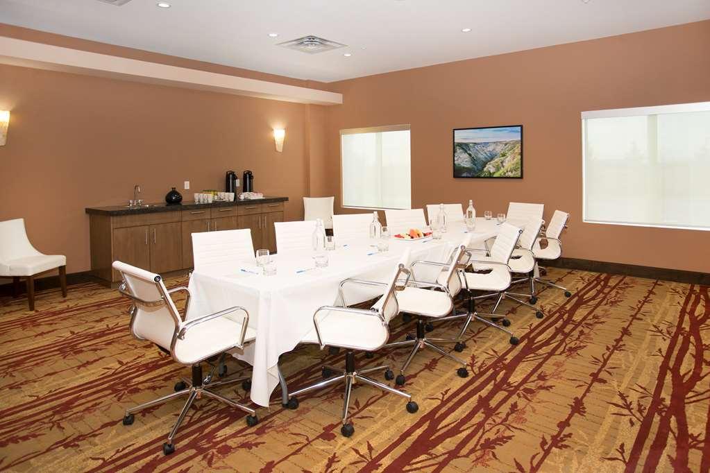 11 By Sonesta Hotel *