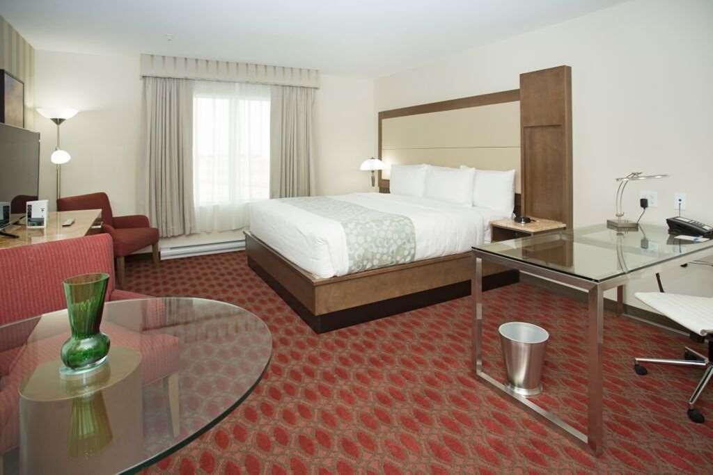 Hotel 11 By Sonesta Calgary