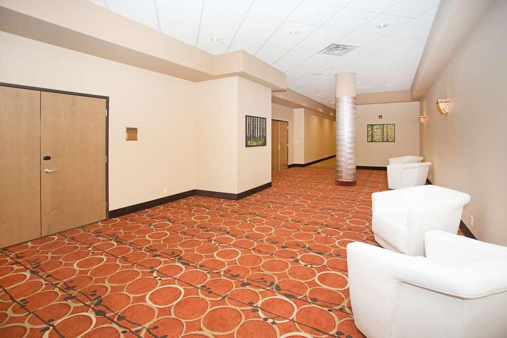 Hotel 11 By Sonesta Calgary