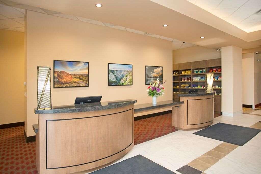 11 By Sonesta Hotel Calgary