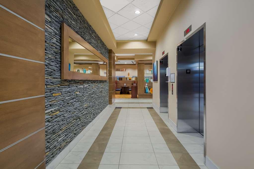 11 By Sonesta Hotel Calgary