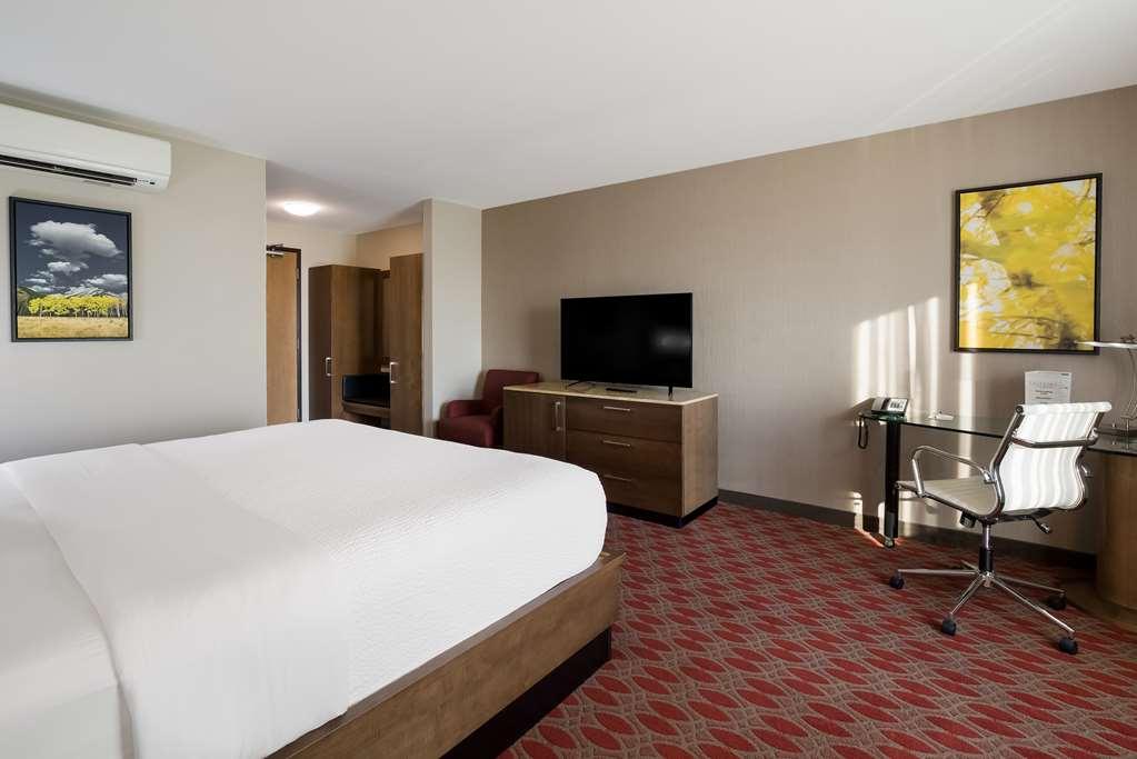 11 By Sonesta Hotel *