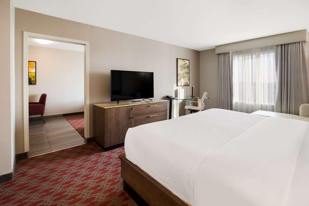 Hotel 11 By Sonesta