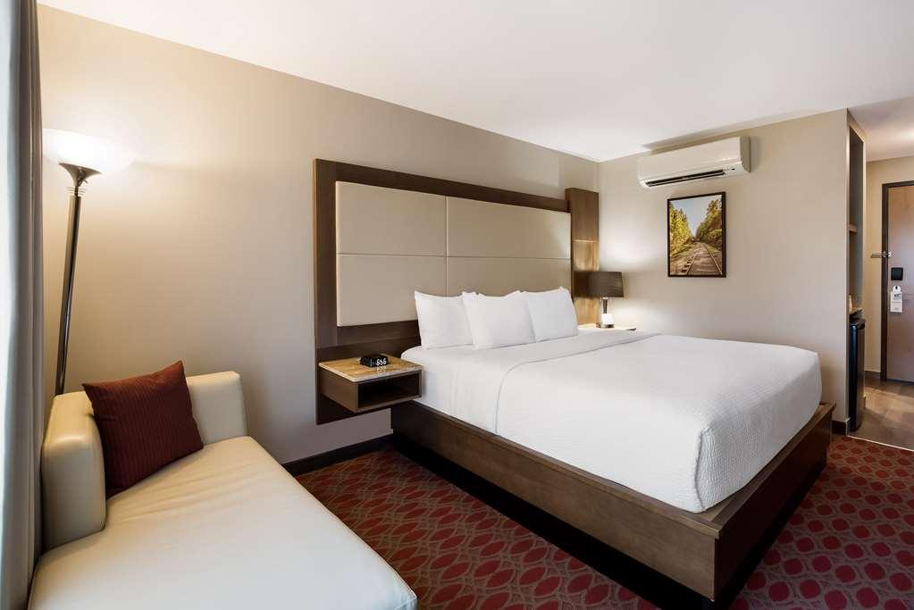 11 By Sonesta Hotel *