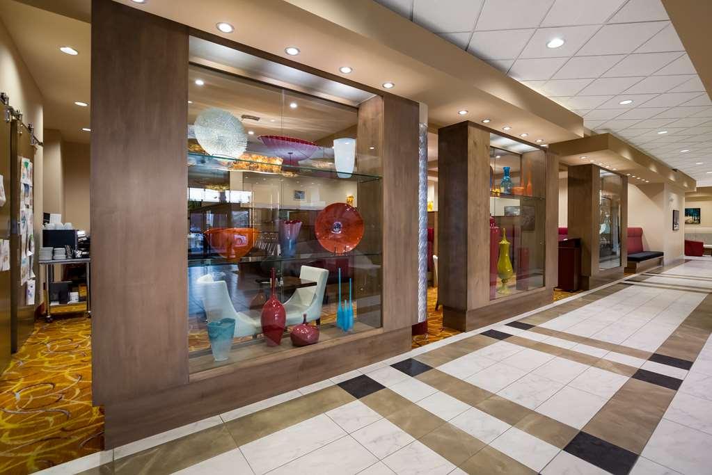 11 By Sonesta Hotel Calgary