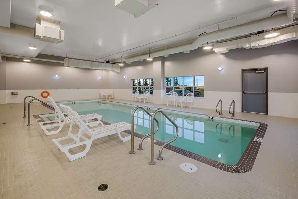 11 By Sonesta Hotel Calgary