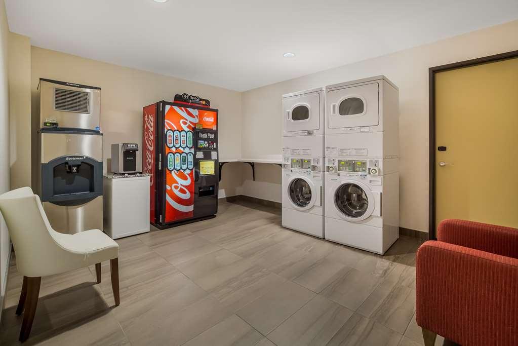 11 By Sonesta Calgary