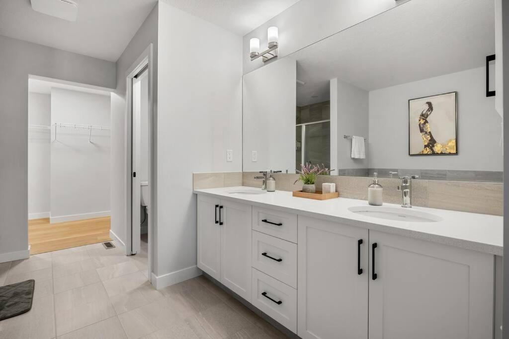Bright & Spacious 3 Beds Luxury In Se *
